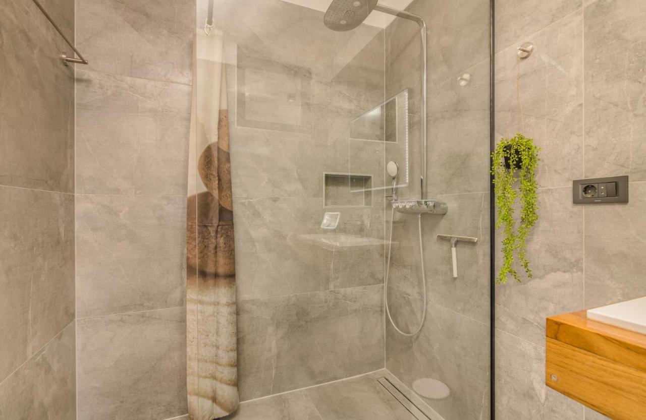 Luxury Villa Weiss - Malinska - Heated Pool - Central Floor Heating In Winter 외부 사진