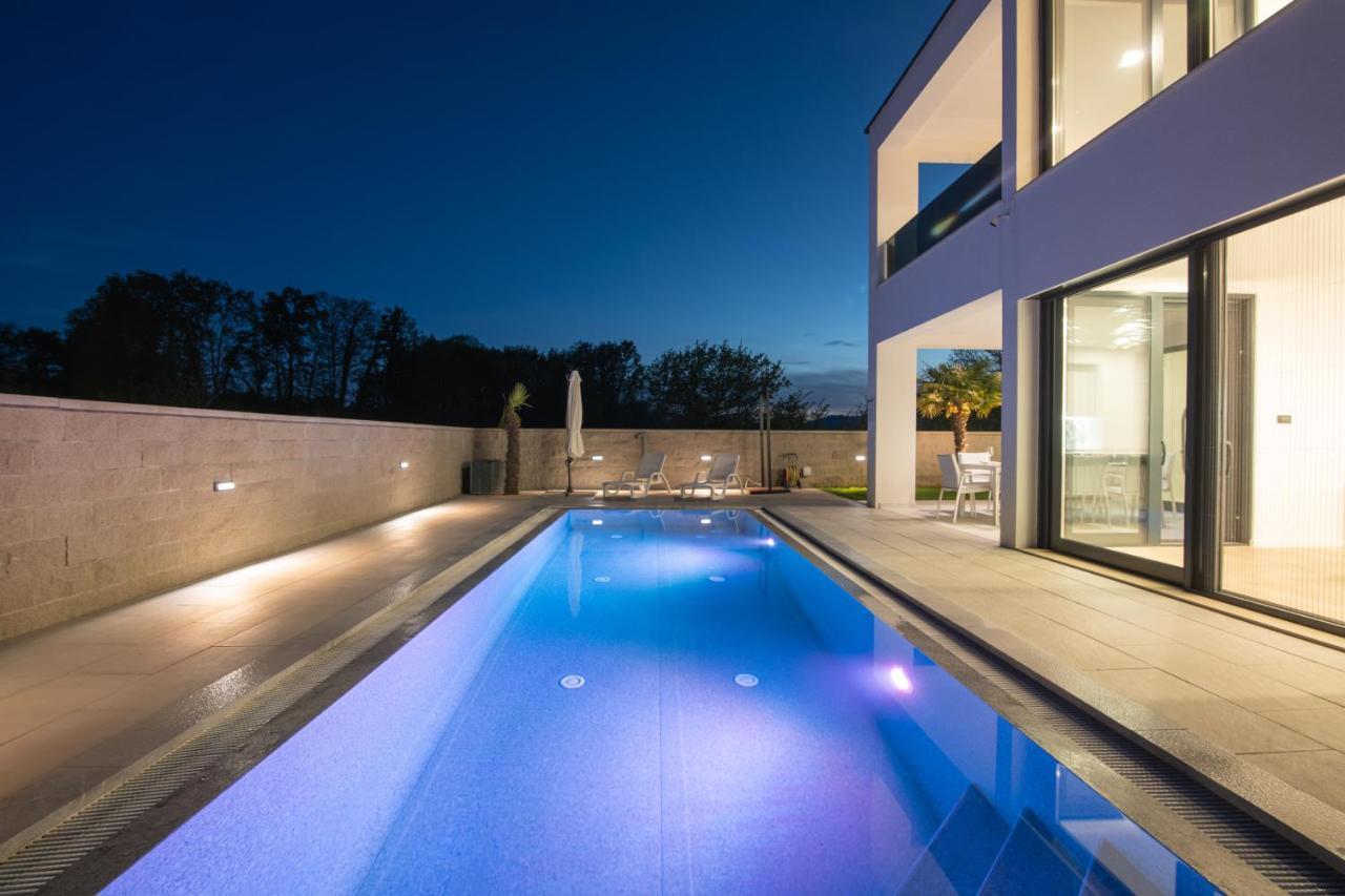 Luxury Villa Weiss - Malinska - Heated Pool - Central Floor Heating In Winter 외부 사진