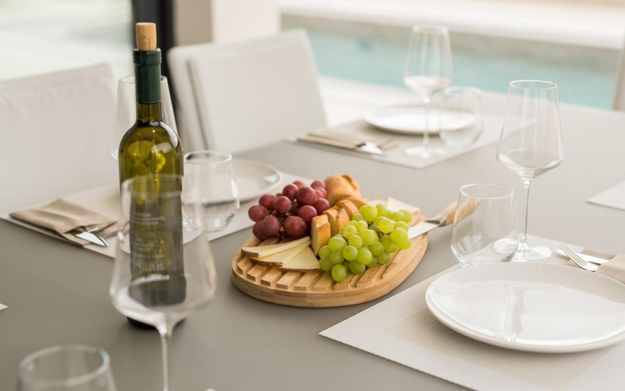 Luxury Villa Weiss - Malinska - Heated Pool - Central Floor Heating In Winter 외부 사진