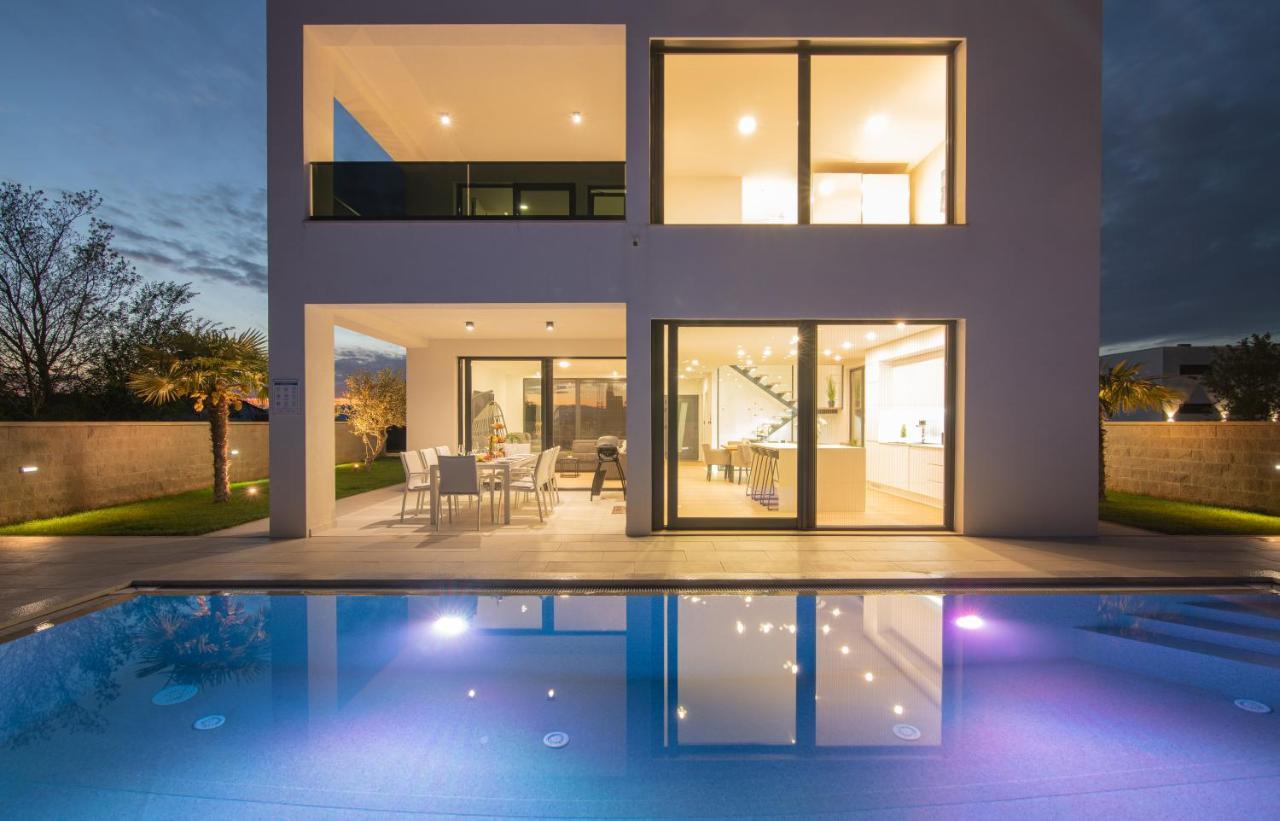 Luxury Villa Weiss - Malinska - Heated Pool - Central Floor Heating In Winter 외부 사진
