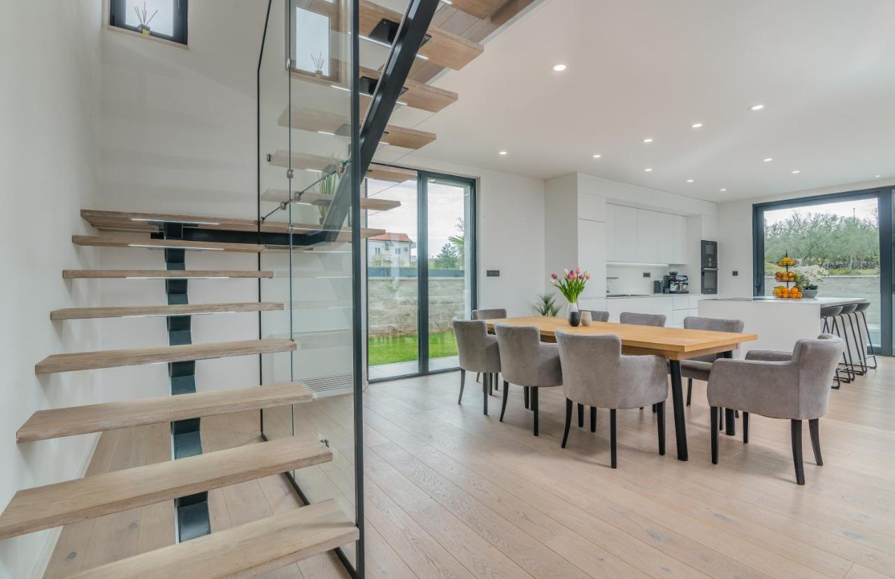 Luxury Villa Weiss - Malinska - Heated Pool - Central Floor Heating In Winter 외부 사진