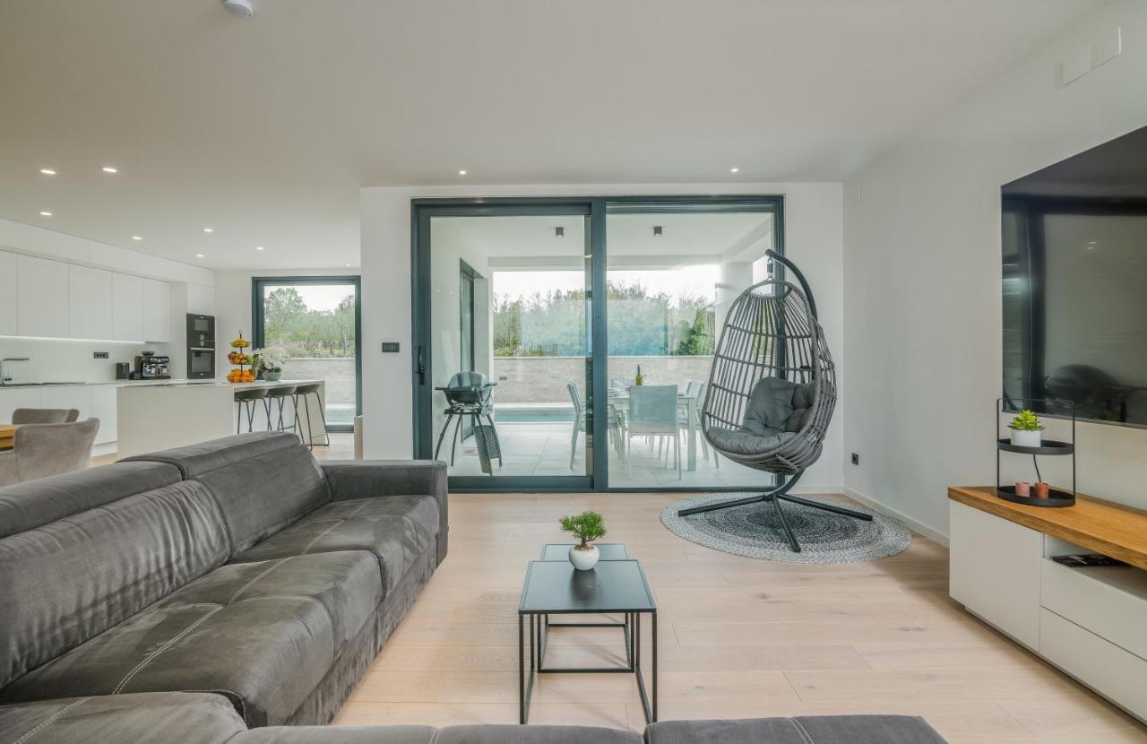 Luxury Villa Weiss - Malinska - Heated Pool - Central Floor Heating In Winter 외부 사진