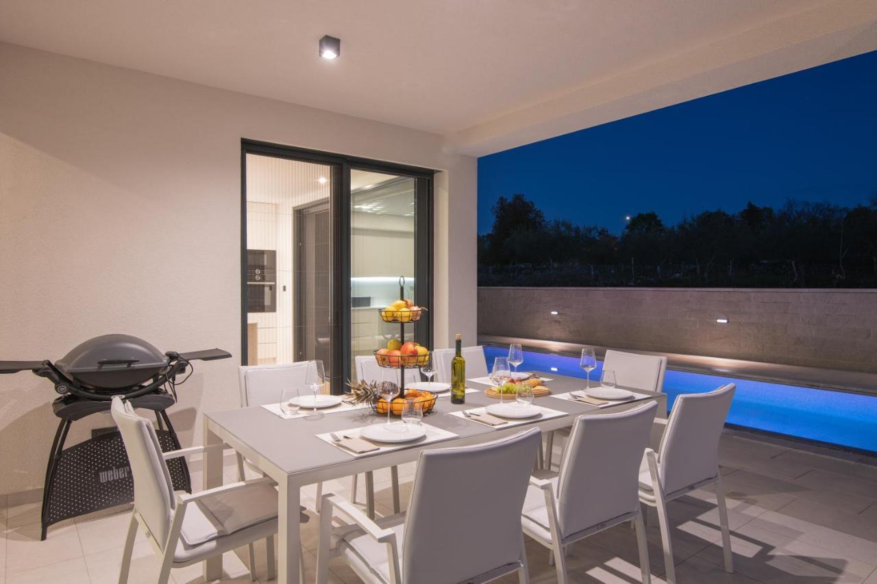Luxury Villa Weiss - Malinska - Heated Pool - Central Floor Heating In Winter 외부 사진