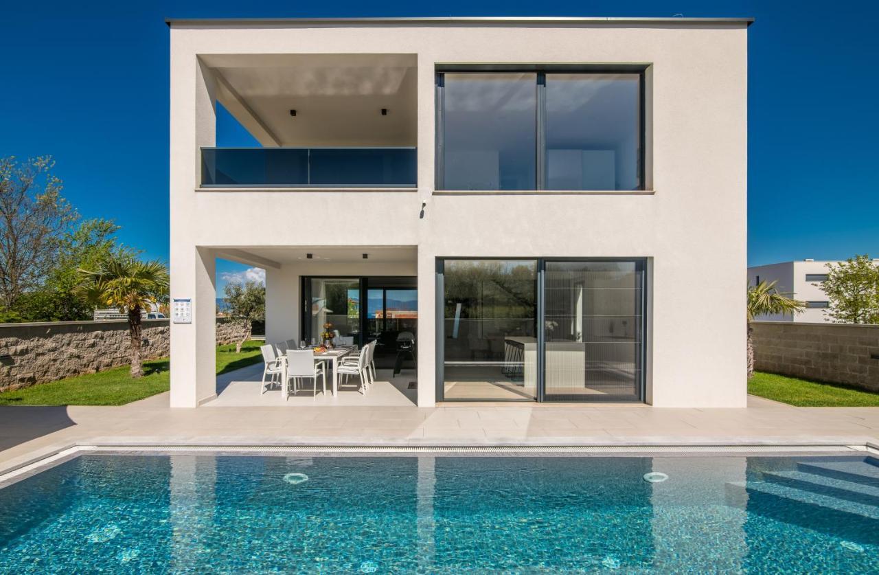 Luxury Villa Weiss - Malinska - Heated Pool - Central Floor Heating In Winter 외부 사진