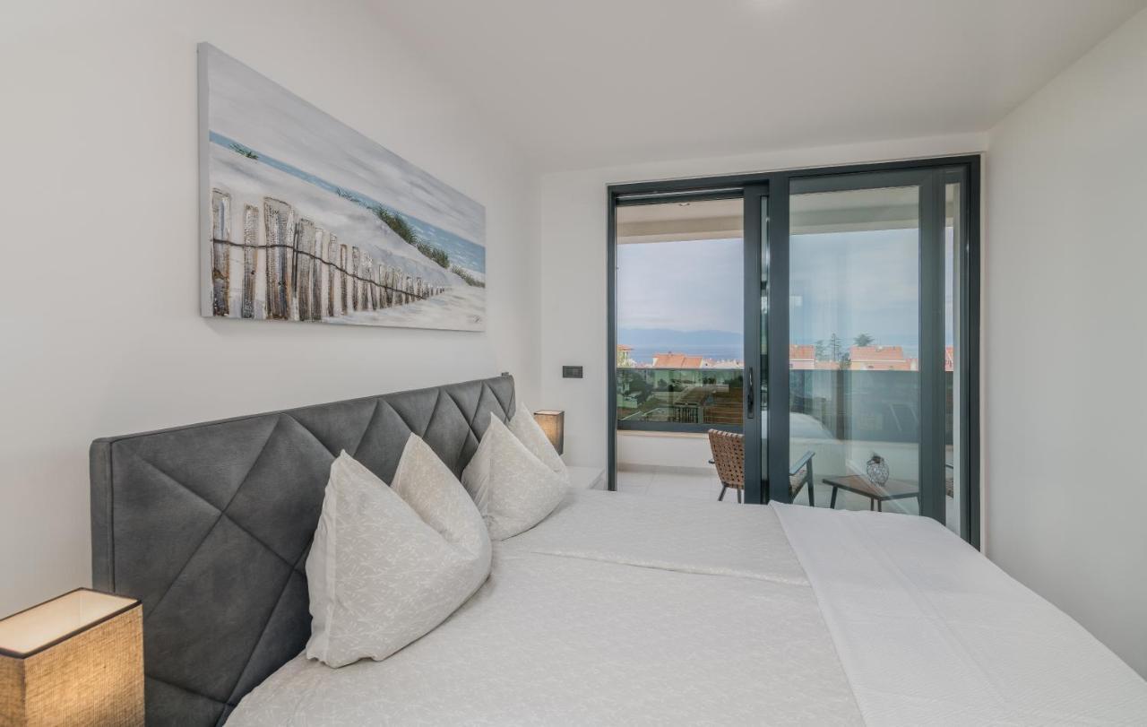 Luxury Villa Weiss - Malinska - Heated Pool - Central Floor Heating In Winter 외부 사진