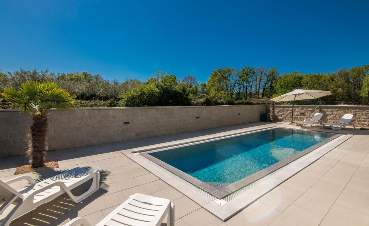 Luxury Villa Weiss - Malinska - Heated Pool - Central Floor Heating In Winter 외부 사진
