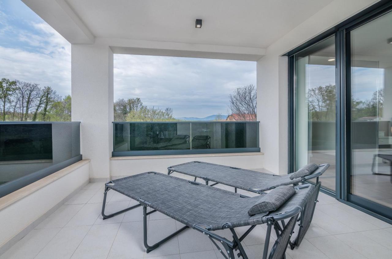 Luxury Villa Weiss - Malinska - Heated Pool - Central Floor Heating In Winter 외부 사진