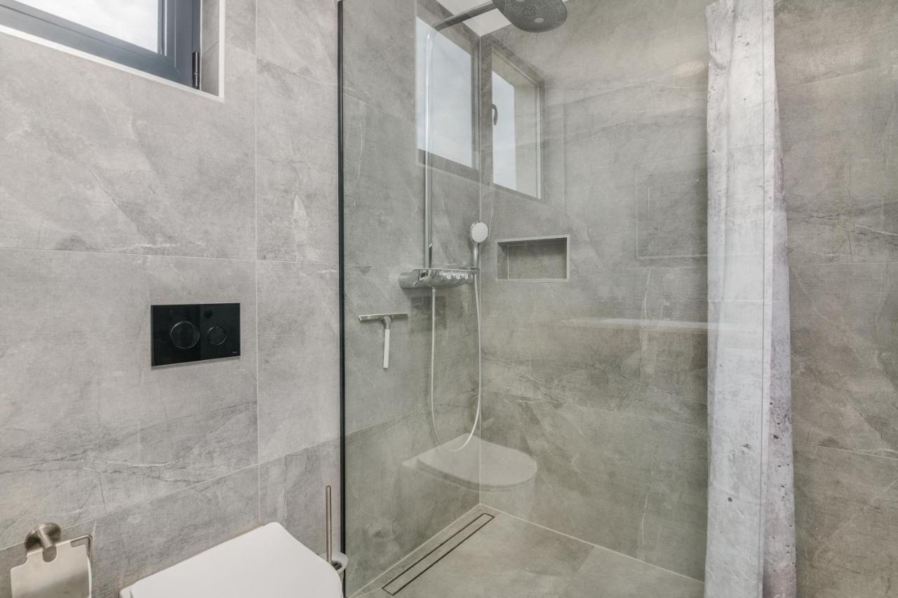 Luxury Villa Weiss - Malinska - Heated Pool - Central Floor Heating In Winter 외부 사진