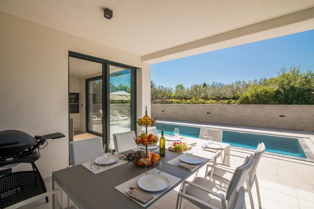 Luxury Villa Weiss - Malinska - Heated Pool - Central Floor Heating In Winter 외부 사진