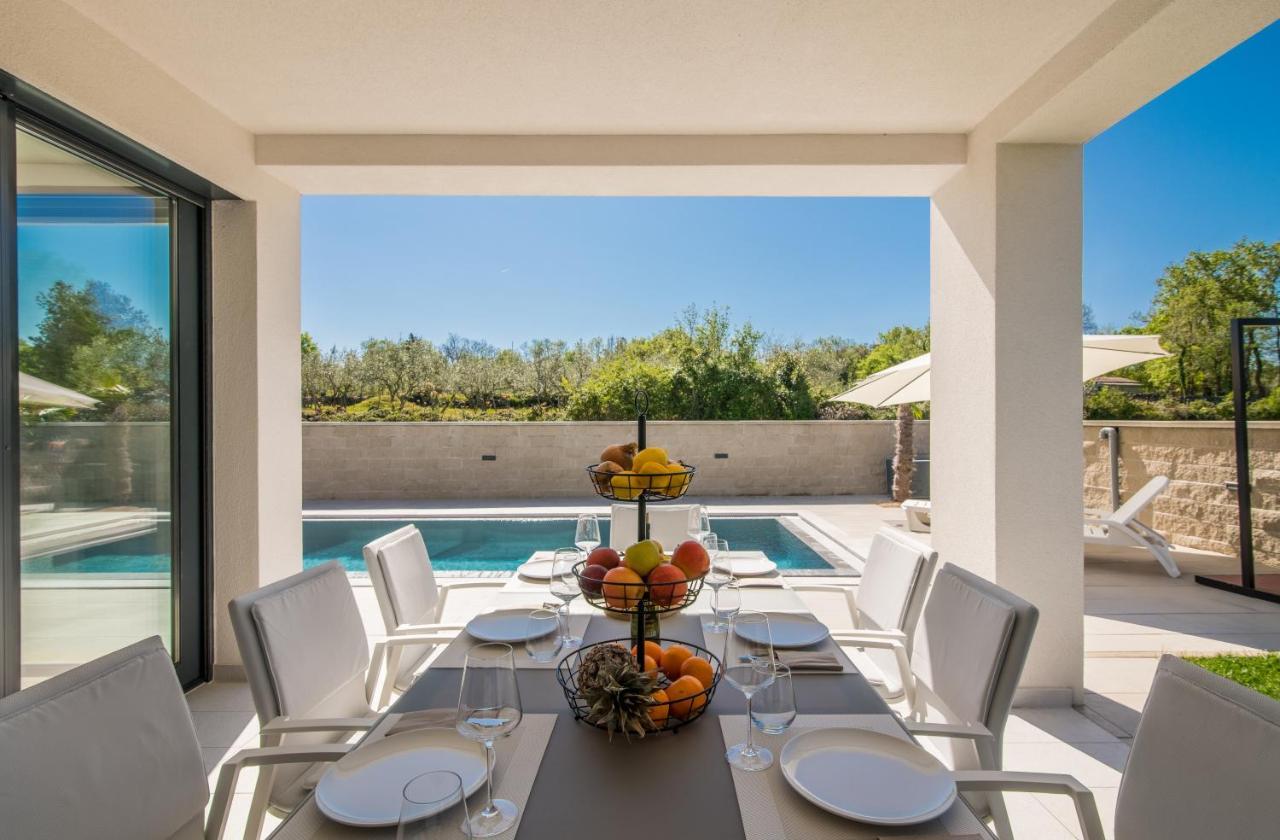Luxury Villa Weiss - Malinska - Heated Pool - Central Floor Heating In Winter 외부 사진